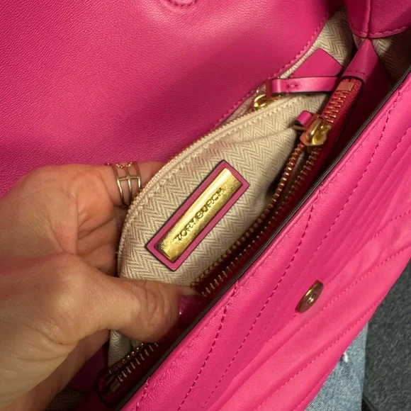 Tory Burch Kira Hot Pink Quilted Women's Bag - Picture 12 of 12